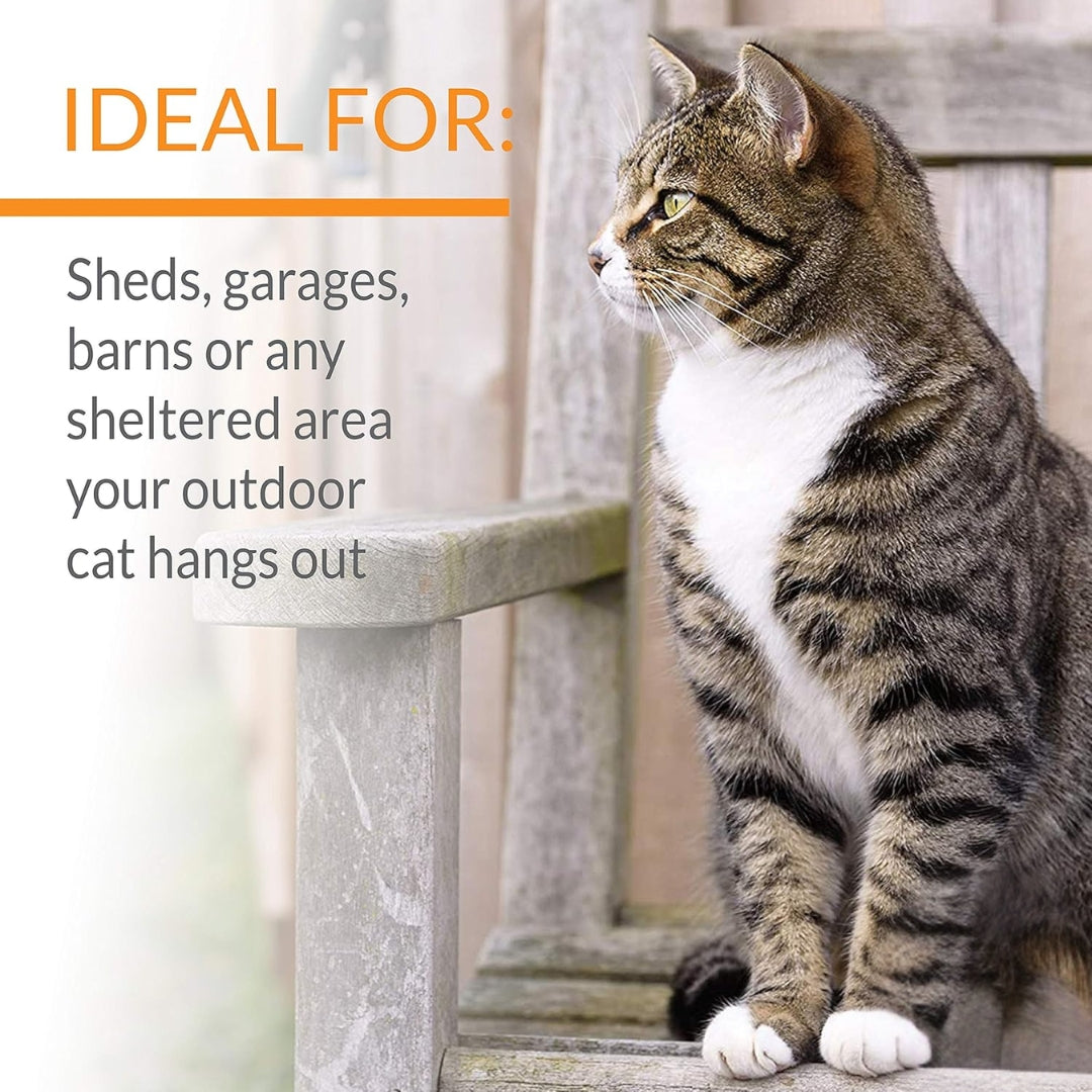 

Insulated outdoor pet shelter for cats and community animals
